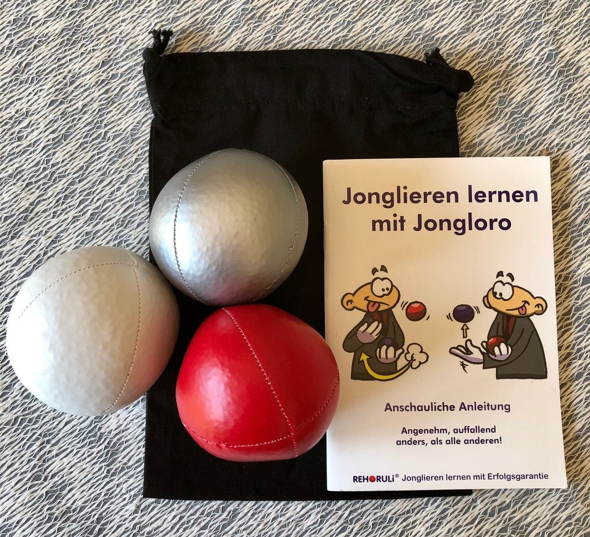 Ball-Set-L-rot-weiss-silber-schwarzes-Saeckchen